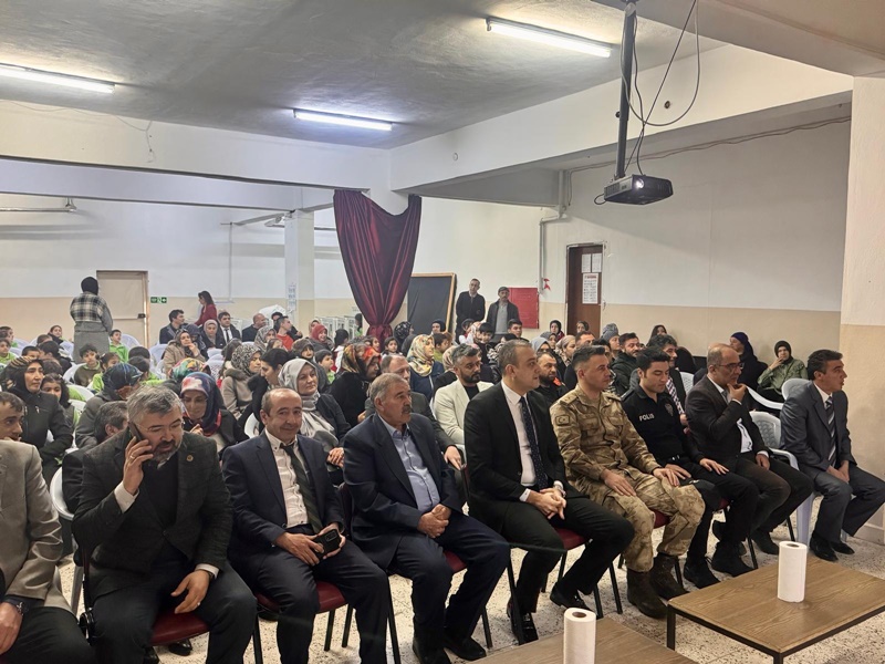 Bağımsızlığımızın sembolü, Milli Mücadelemizin destanı olan İstiklal Marşımızın kabulünün  104. Yıl dönümü ilçemizde çoşku ile kutlandı.